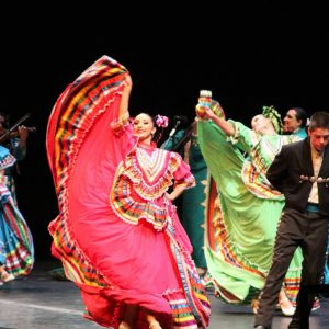 Mariachi Extravaganza dancers